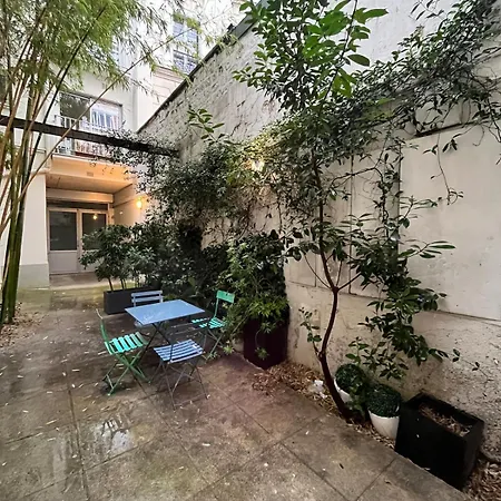 Berbere 13 People Place De La Nation Apartment